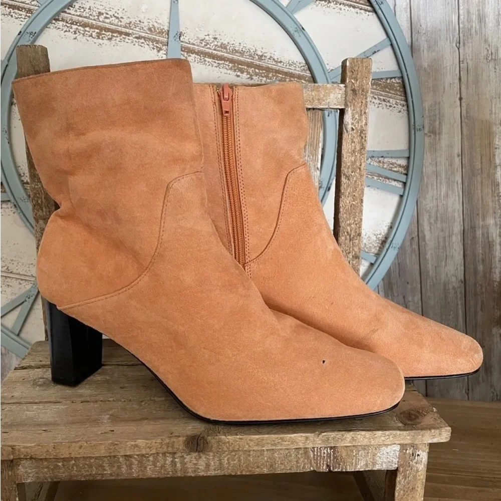 Women’s AJ Valenci Genuine Leather Suede Ankle Platform Boots 8 NWD!